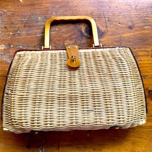 Vintage wicker/ straw handbag